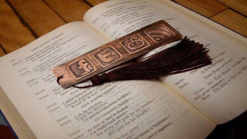 Using Social Media for Better UX Design