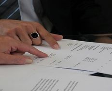 9-Step Guide to Creating a Freelance and Business-to-Business Contract - Article hero image