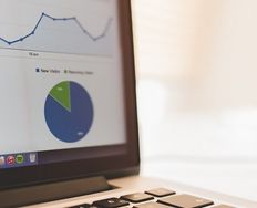 SEO vs. SEM for Freelancers and Entrepreneurs: Improve Your Marketing Strategy - Article hero image