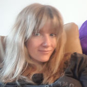 Julia Wells's Profile Picture