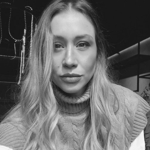 View Carolina Wrobel Bezerra