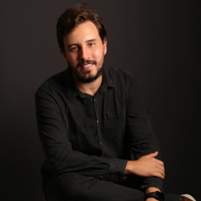 View Lucas Hübner Moreira Veiga