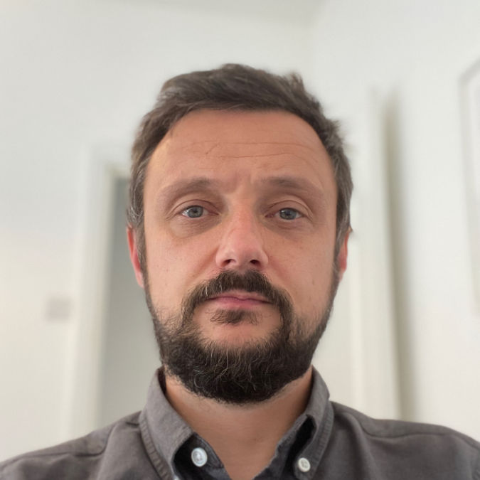 View Christian Betts