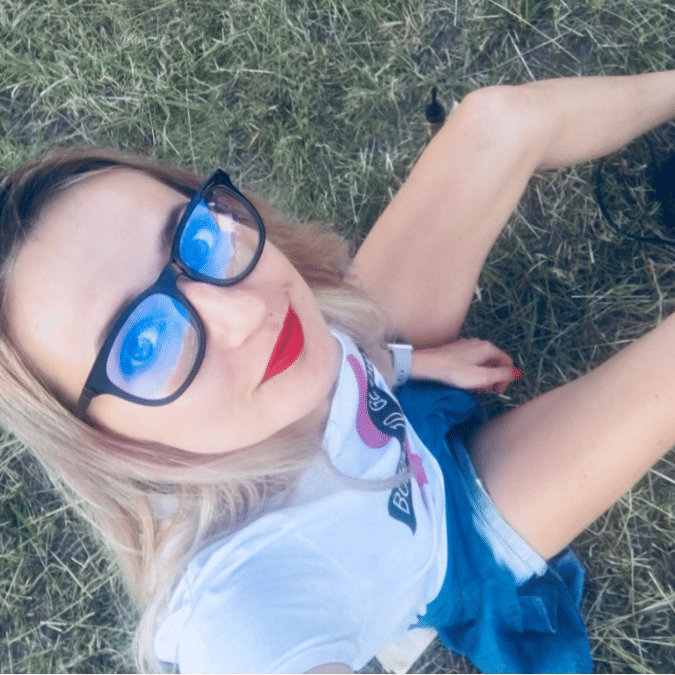 View Yuliia Podliesnova