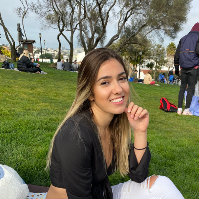 View Fernanda Menezes